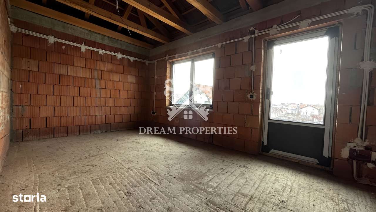 Duplex de vanzare 4 camere, 2 bai, teren 240 mp, intrare Chinteni - Imagine principală: 1/11