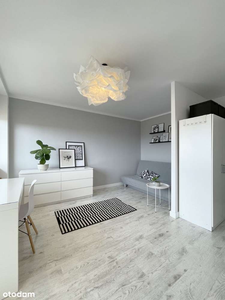 Jasna kawalerka z dużym balkonem • 27 m² • Czechów