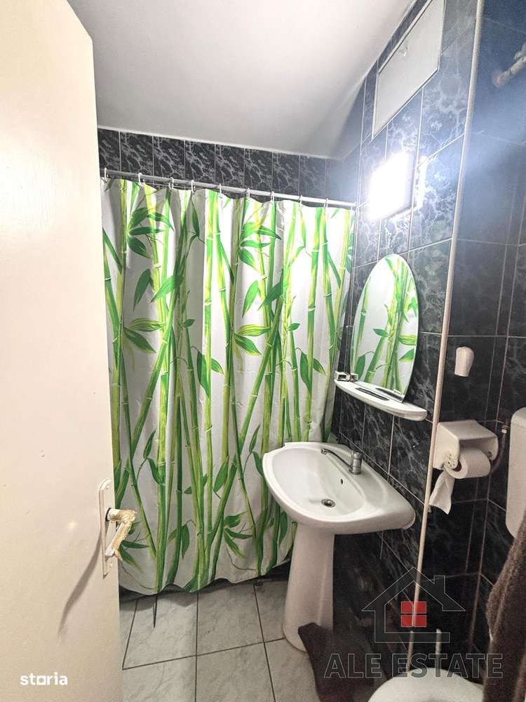 Apartament 4 camere, 73 mp, 2 băi, 2 balcoane, etaj 3 –  zona Micro 3-7