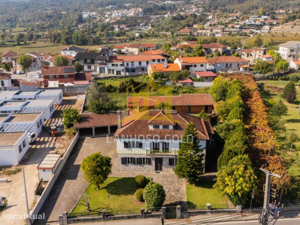 Encantadora Moradia T4 em Pedra Campos e Louredo-30