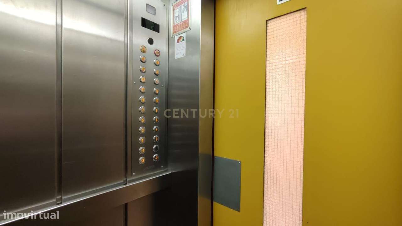 Magnífica propriedade T2 em Linda-A-Velha, Lisboa-7