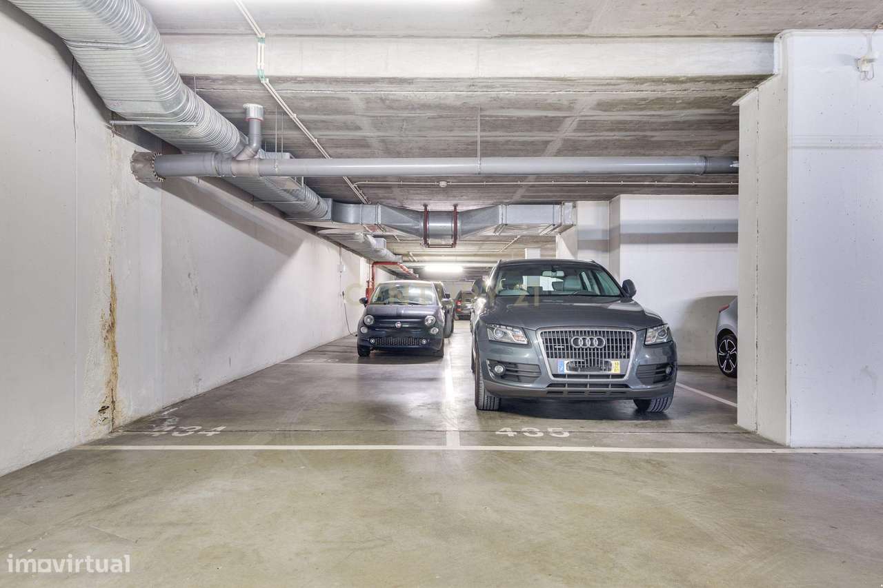 T4+1 na 1ª linha Condomínio fechado Parque das Conchas-59