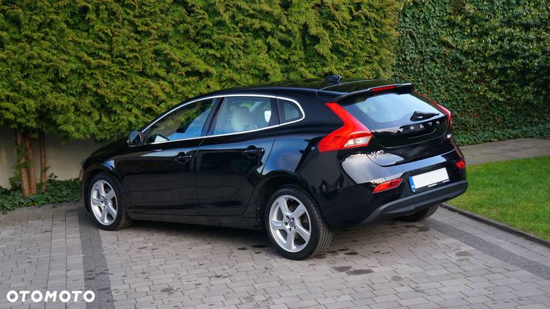 Volvo V40 D2 Summum - 19