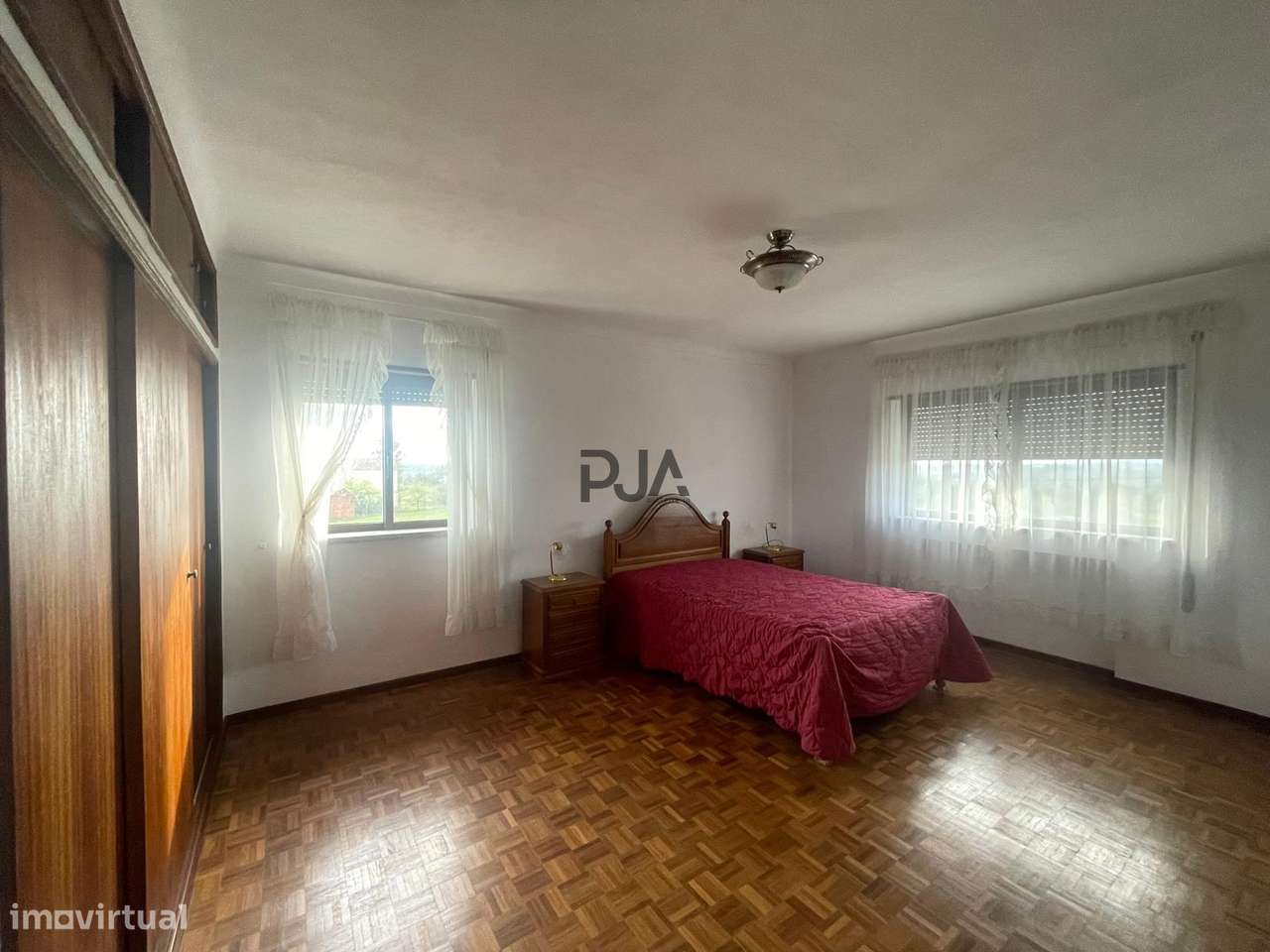 Moradia Isolada T5 em Outeiro de Espinho, Mangualde-8