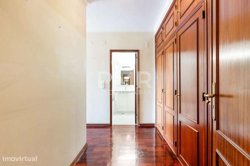 Apartamento T4 no Lumiar-16