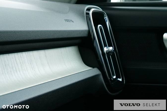 Volvo XC 40 - 25