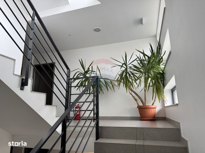 COMISION 0%, De vânzare: 2 apartamente + 4 garsoniere, Europa-12