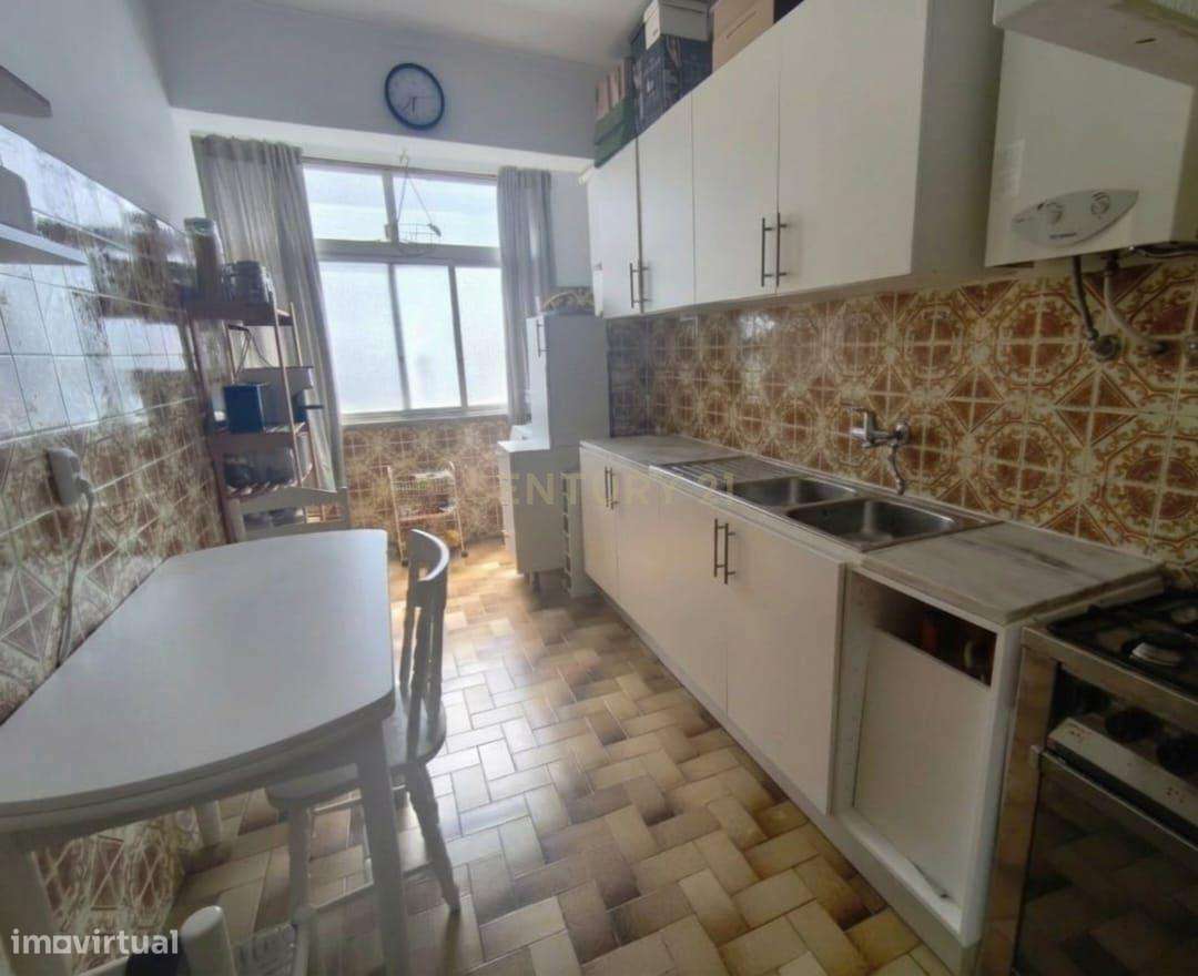 T1 com excelentes áreas, varandas e arrecadação – Forte da Casa-10