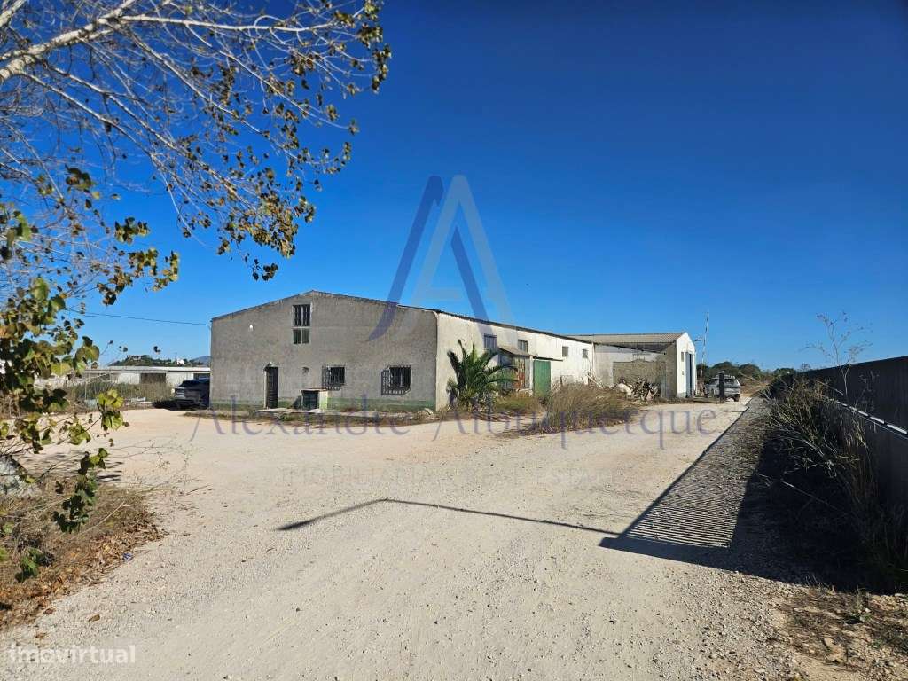 ARMAZÉM À VENDA - ZONA INDUSTRIAL | 5.500 m² DE TERRENO-8