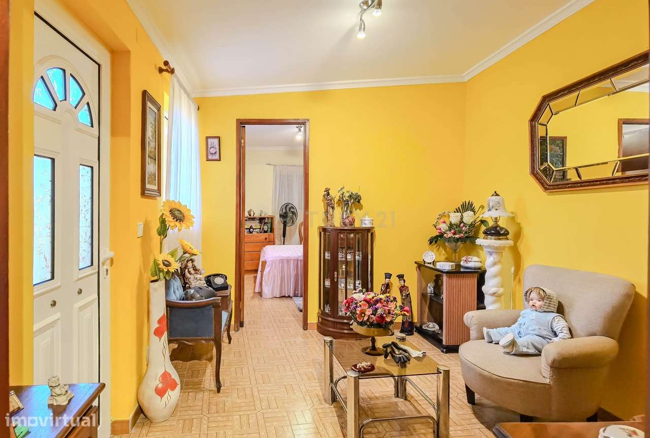 Moradia BiFamiliar T4 a cerca de 2Km da praia de Leça da Palmeira - Grande imagem: 4/24