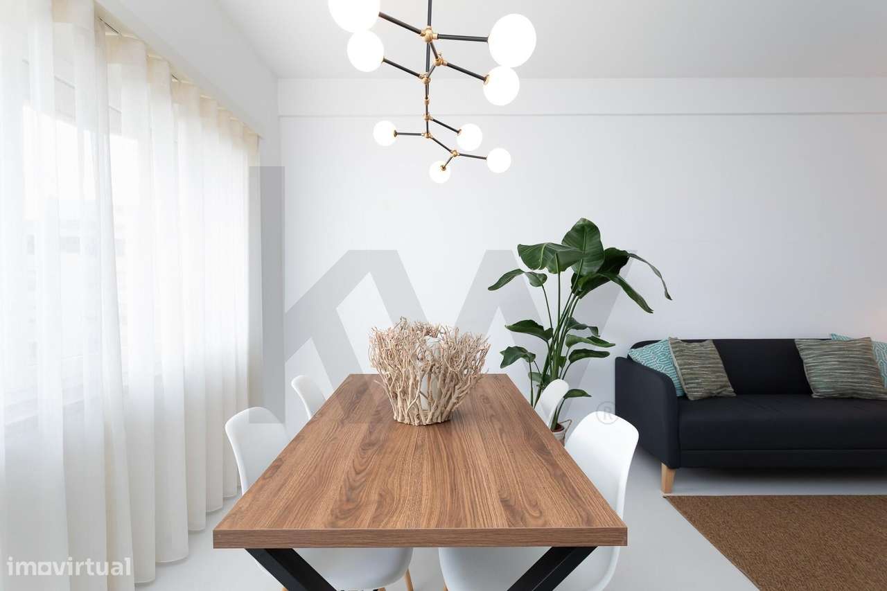 Apartamento T3 Renovado no Condomínio Torres de Lisboa | Laranjeiras S-5