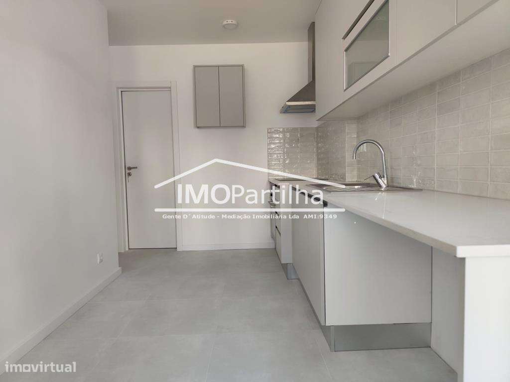 T2 P/ Arrendar em São Domingos de Benfica - Grande imagem: 2/15