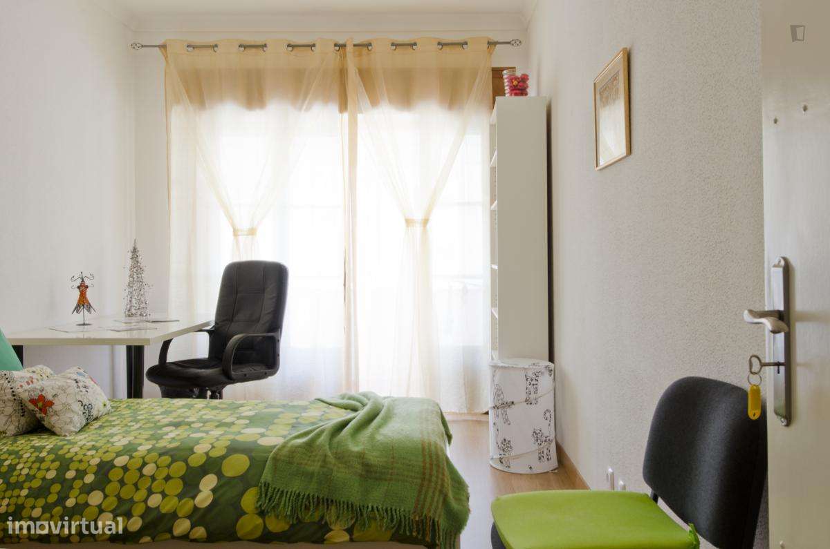 Quarto - localizado em Sete Rios Lisbon - Grande imagem: 3/27