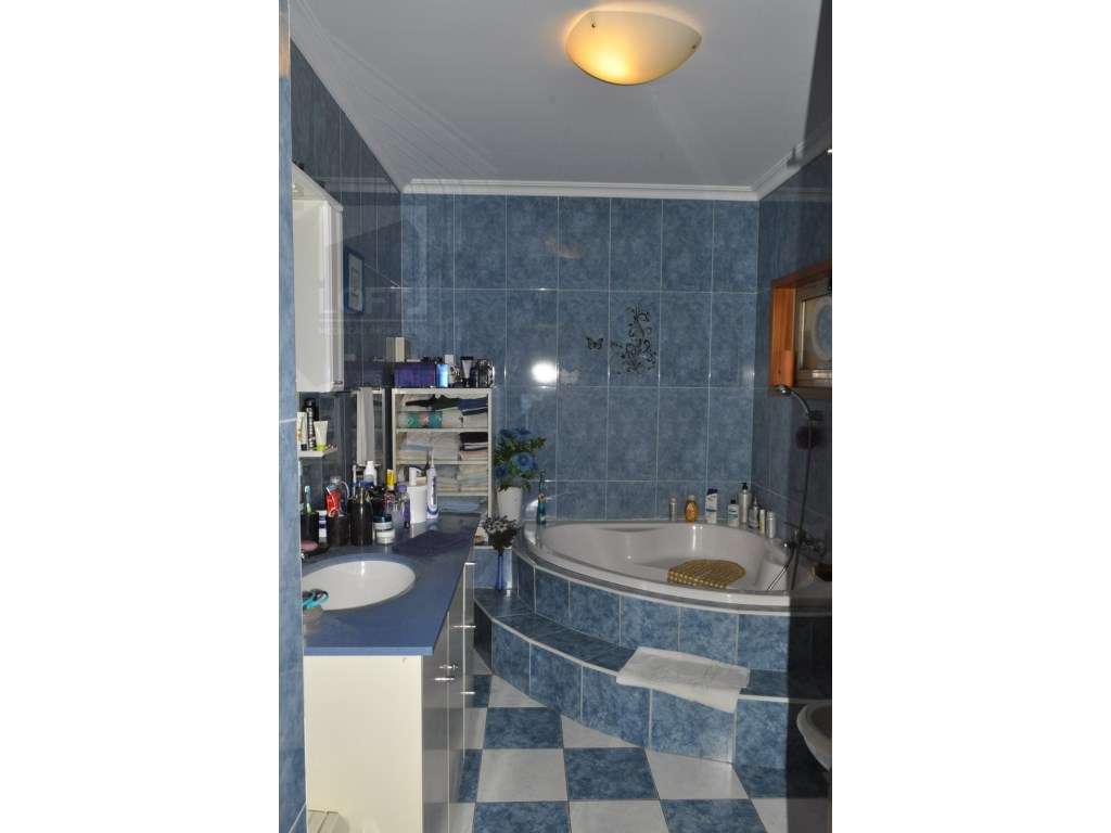 Moradia V4 em Candoso S.Santiago e Mascotelos-15