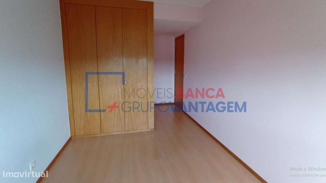 APARTAMENTO T3 COM 2 LUGARES DE GARAGEM - Grande imagem: 4/14