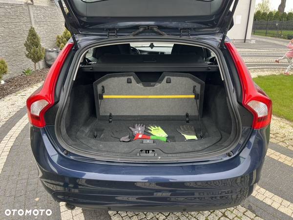 Volvo V60 D3 Momentum - 10