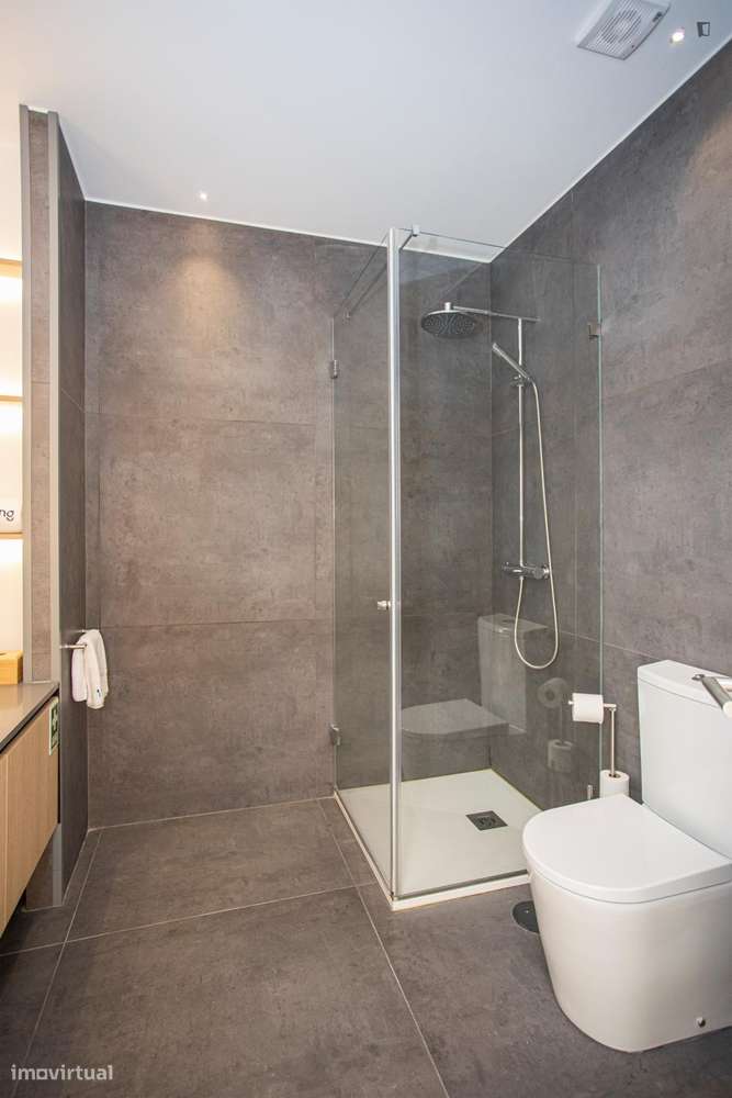 Apartamento com 1 quartos - localizado em Sé Porto - Grande imagem: 5/23