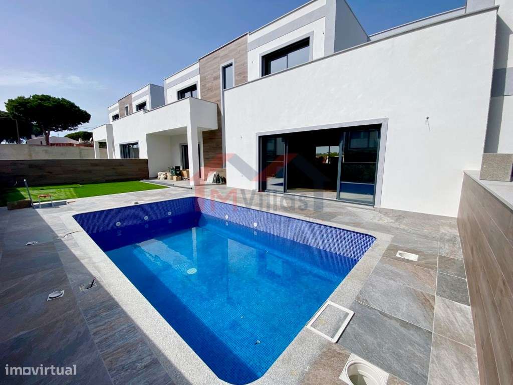 Moradia V3 Com Piscina E Garagem Albufeira