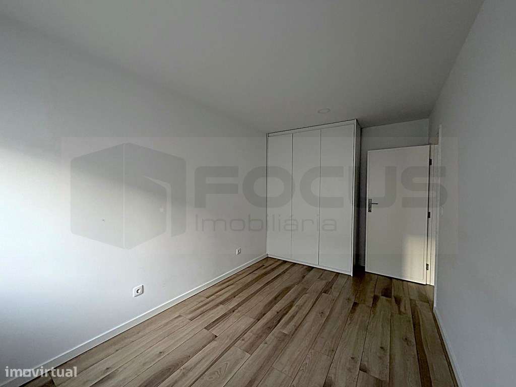 Apartamento T2 renovado com terraço Esgueira - CENTRO-12