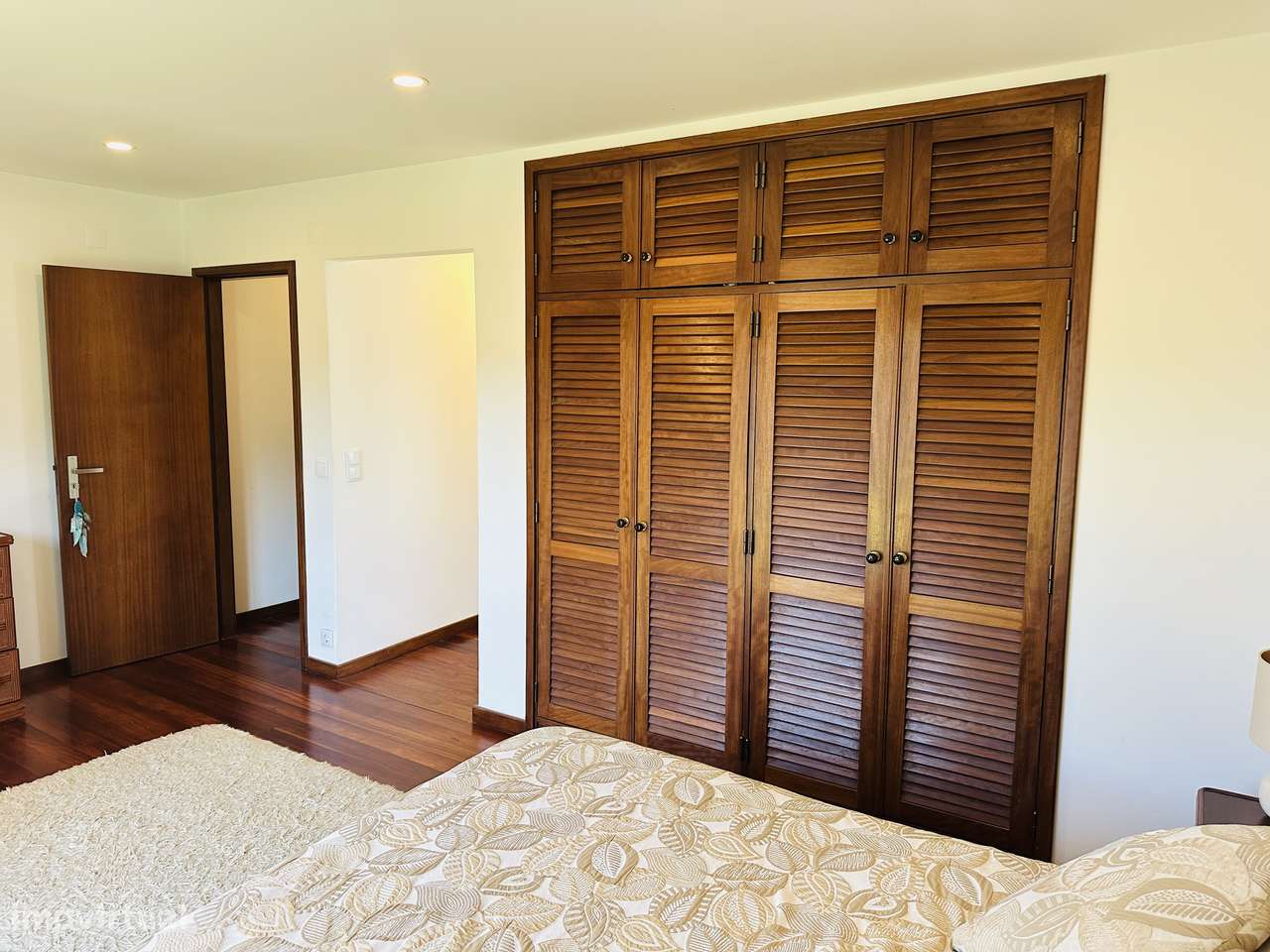 Moradia T4 de charme com grande jardim em zona tranquila-7