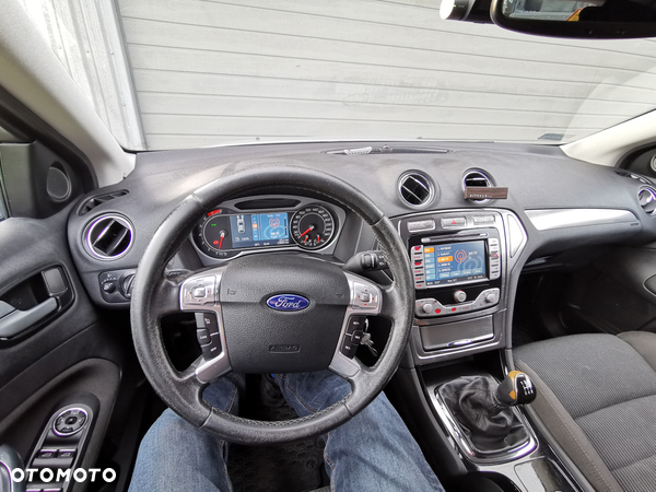 Ford Mondeo Turnier 2.0 Ghia - 8