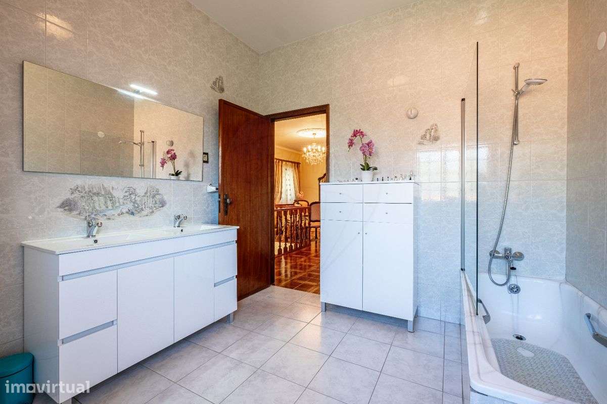 Moradia T4 para venda-9