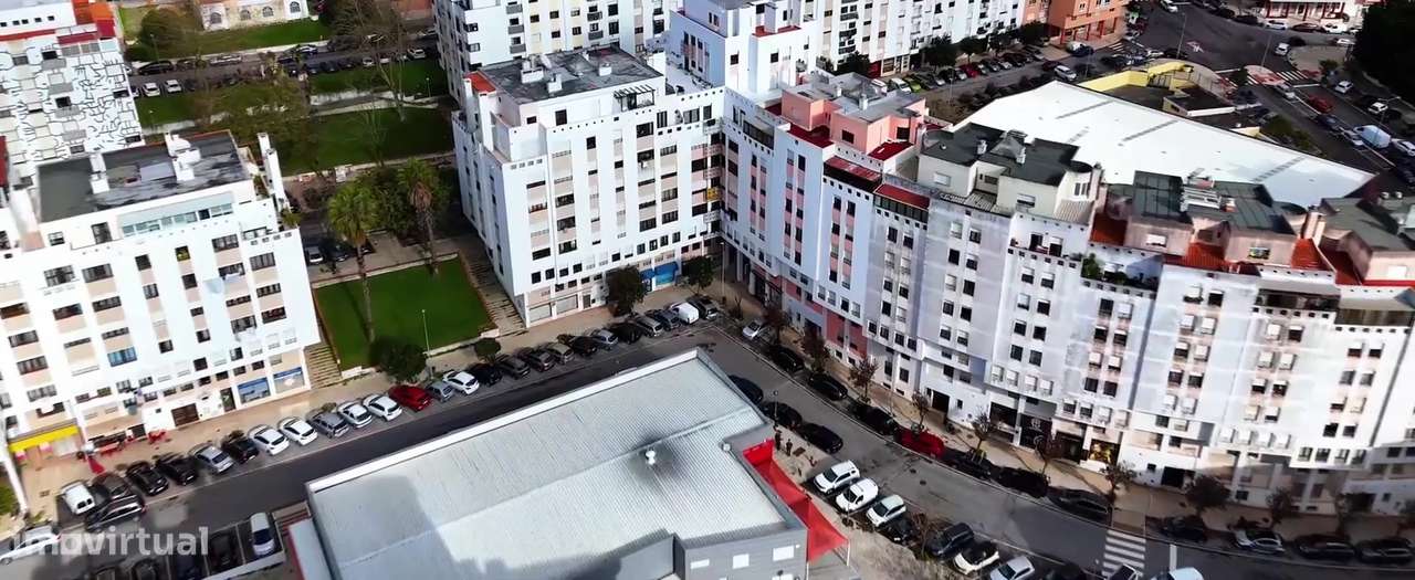 Apartamento T2 c 2 Wcs em Rio de Mouro, Sintra - Grande imagem: 4/18