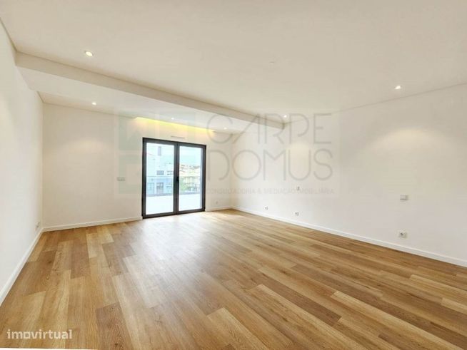 Espaçoso apartamento T3, parqueamentos e terraços, em Cascais-44