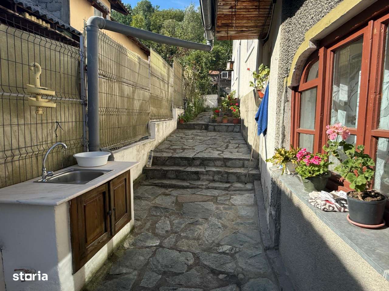 Vanzare casa de vacanta, 2 corpuri, 5 camere, Bezdead, Dambovita-5