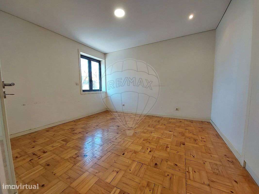 APARTAMENTO T3 RENOVADO NA AVENIDA DA LIBERDADE, BRAGA-16