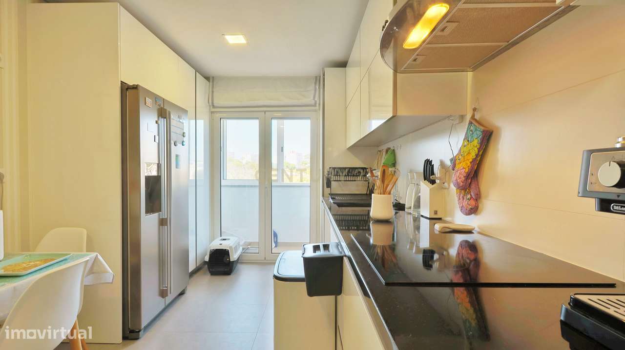 Apartamento T3 com suite e lugar de parqueamento e Box fechada- Quinta-7
