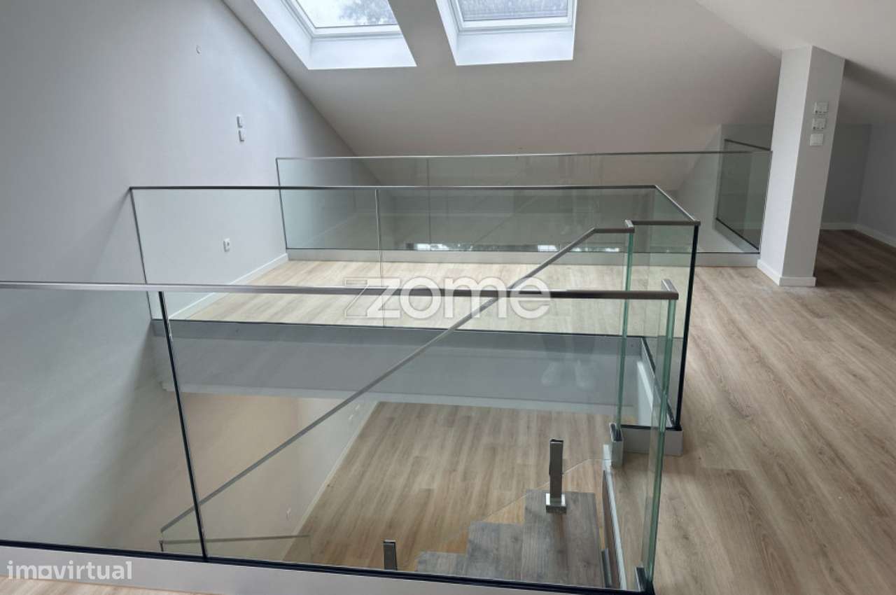 Apartamento T3 com Mezanino – 3 lugares de garagem-8