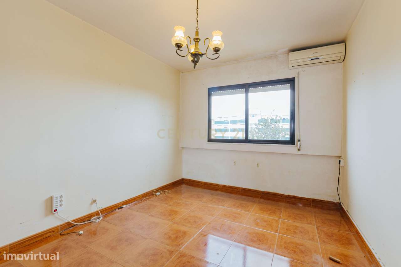 Apartamento T4 à venda no Barreiro-12