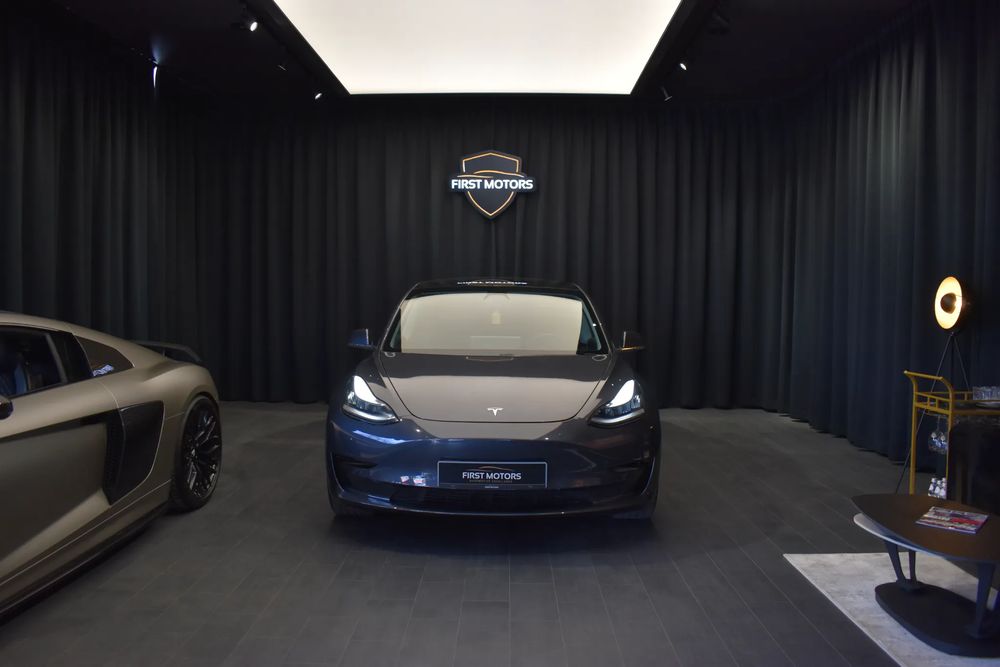 Tesla Model 3 Standard Reichweite Plus Hinterradantrieb 2020