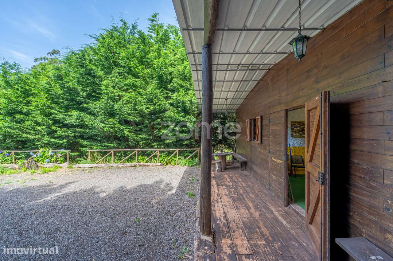 Terreno com Casa Incluída - Potencial para Múltiplos Projetos - Grande imagem: 3/44