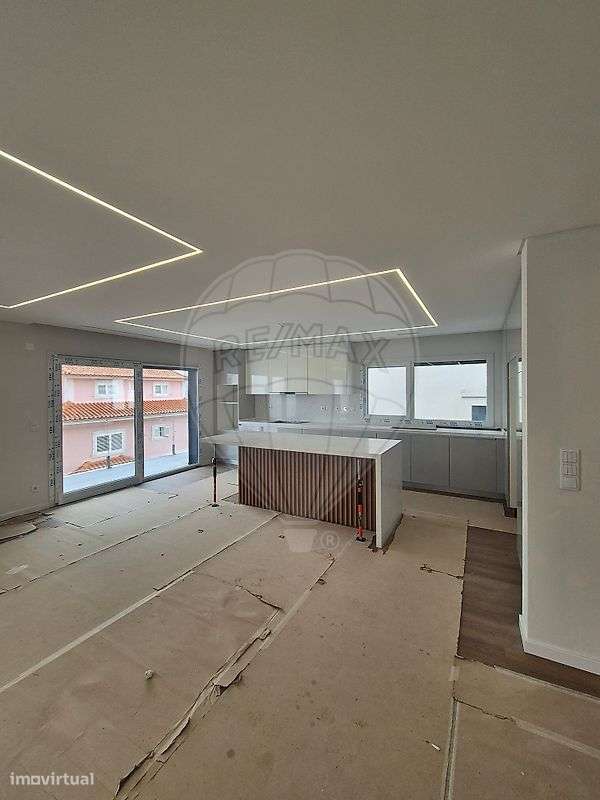 Moradia T5 para venda - Grande imagem: 2/6