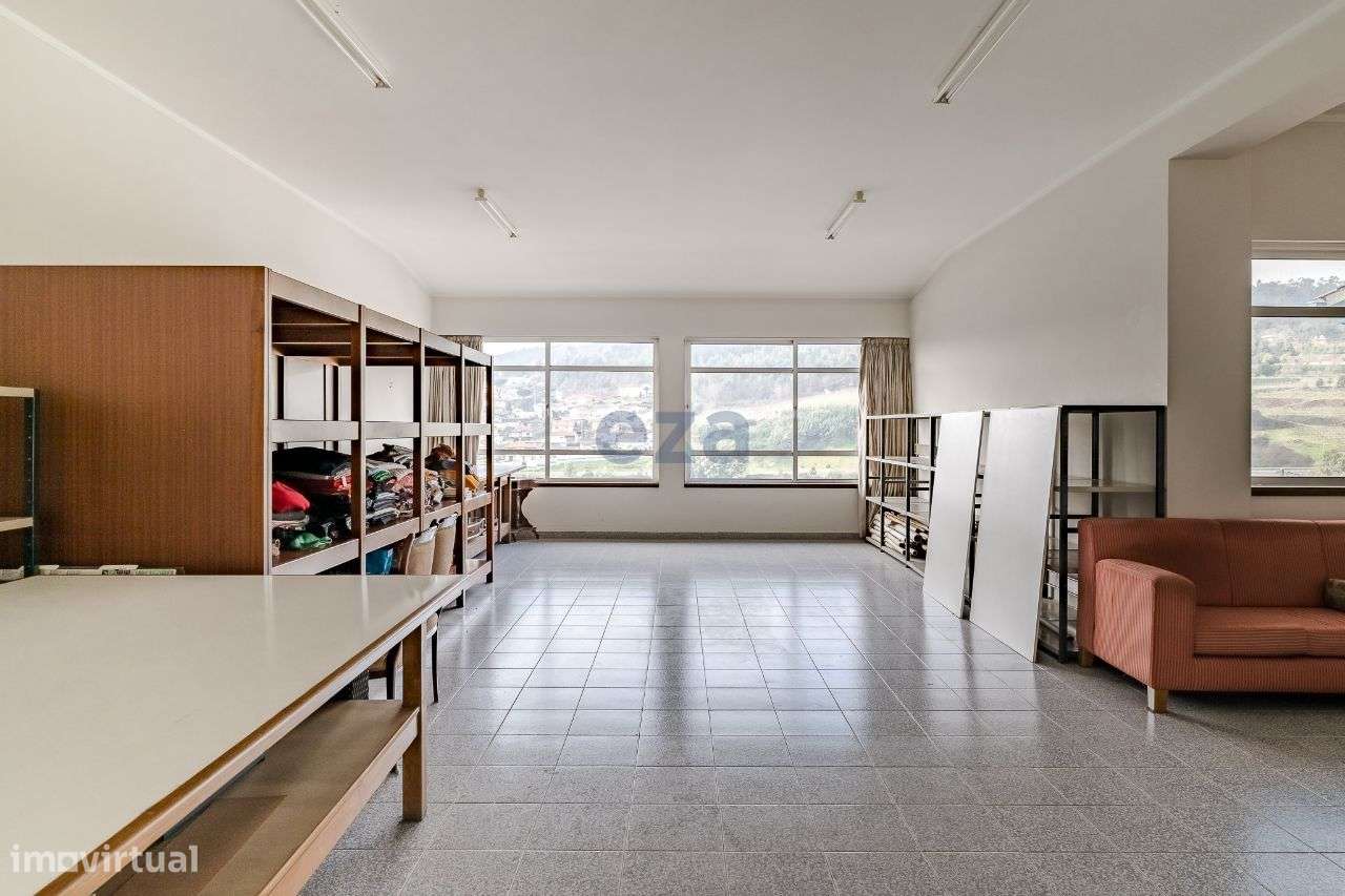 Loja, 169 m², Candoso São Tiago e Mascotelos-14