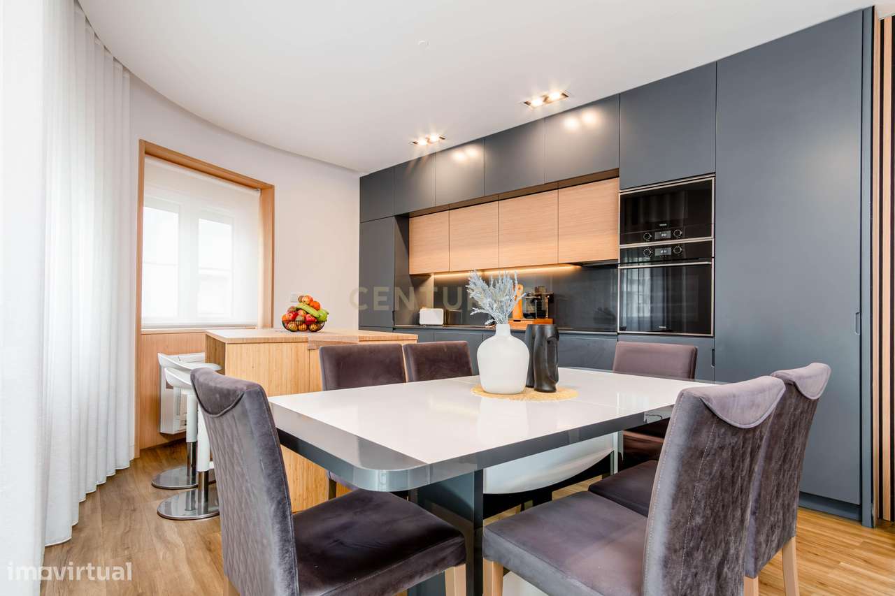 Apartamento Renovado com Terraço na Pontinha-19