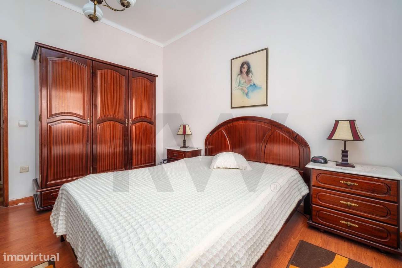 Apartamento T3 com espaço exterior no centro de Vila Real de Santo Ant-6
