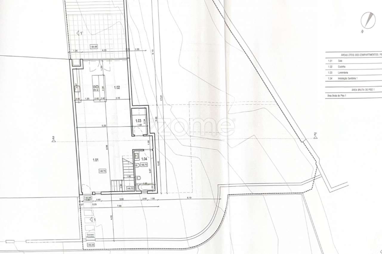 Moradia T5 localizada em Ramada, Odivelas-32