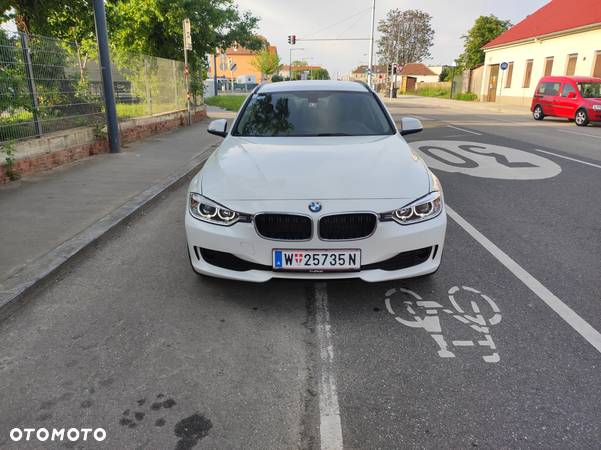 BMW Seria 3 318d xDrive - 11