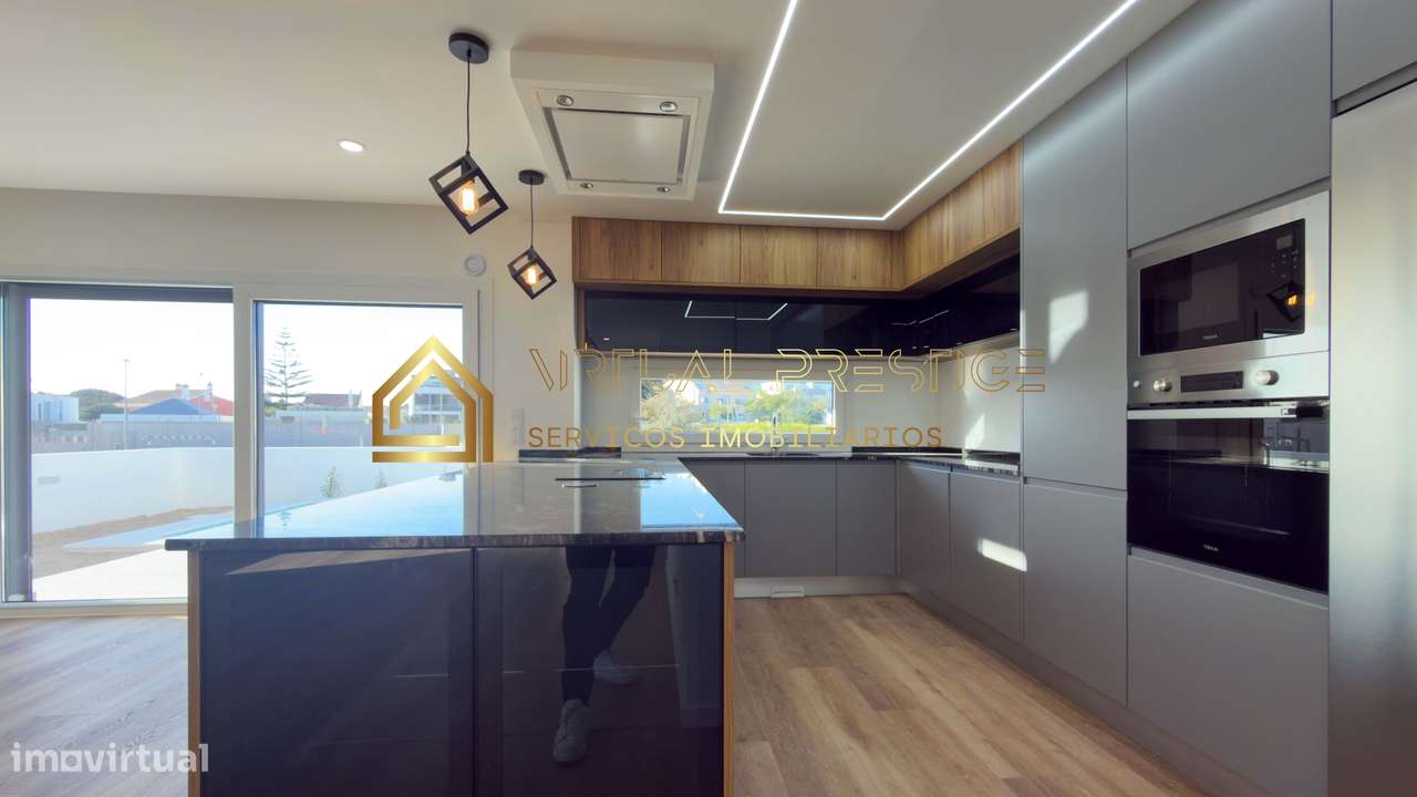 Moradia T4 moderna na Charneca da Caparica com piscina, jardim e ga...-6