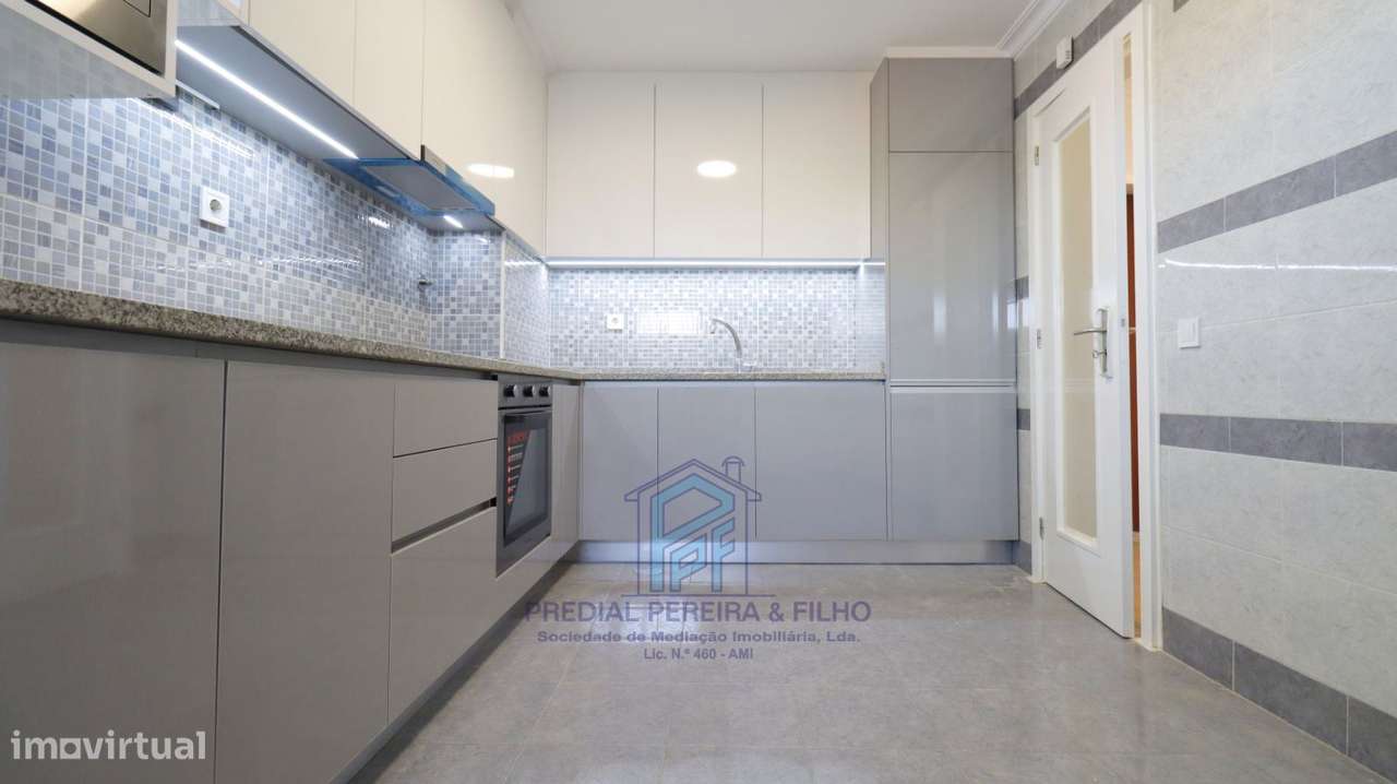 Apartamento T2 Remodelado - Rio Tinto | Centro - Junto ao Continente-11