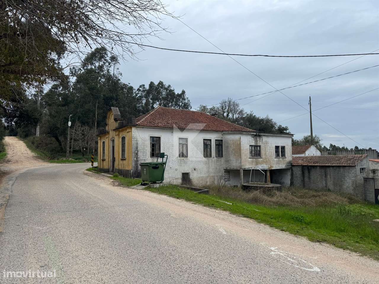 Moradia T7 em Coimbra para restaurar-25