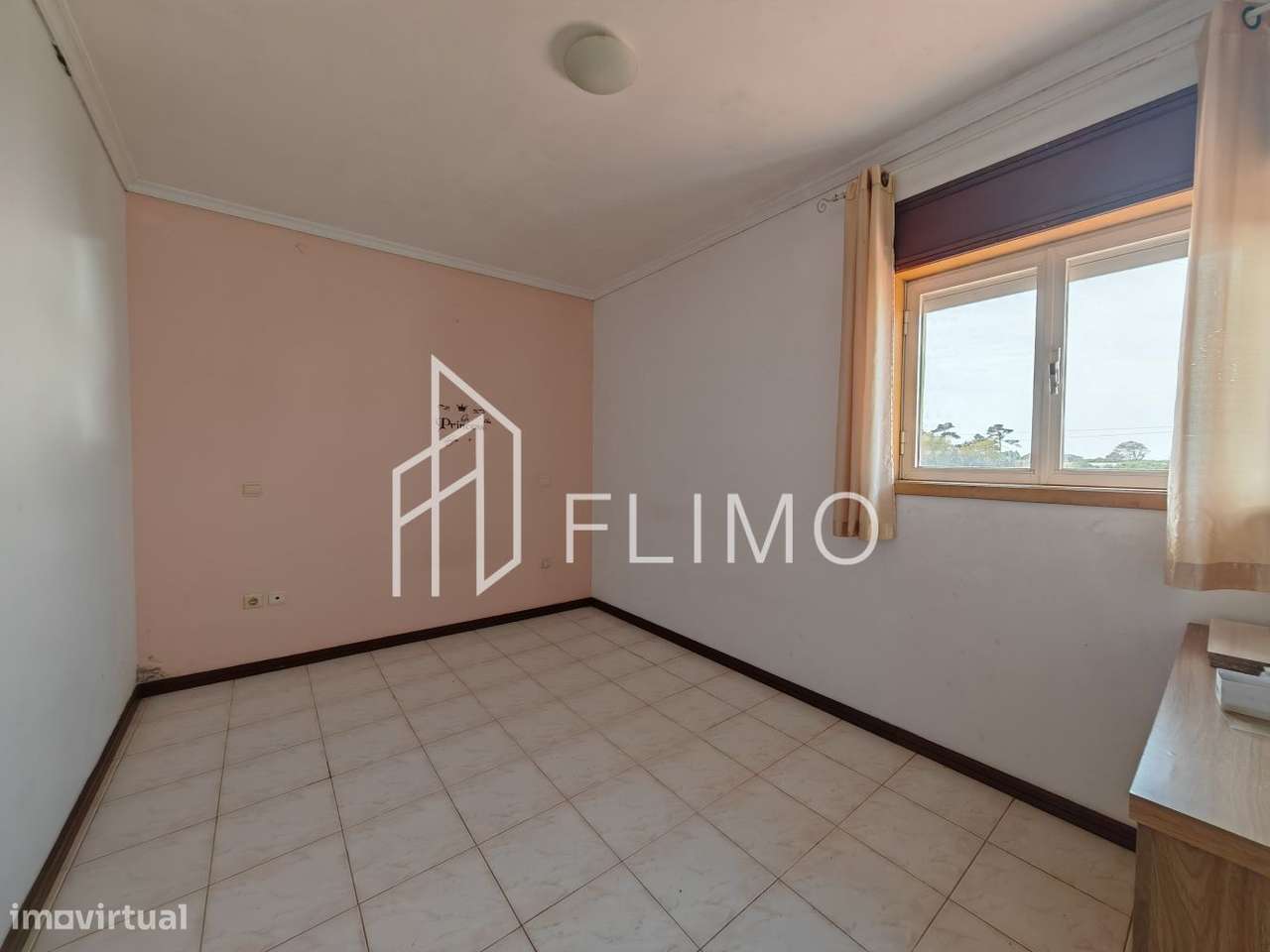 Moradia T4 com potencial Bifamiliar-12