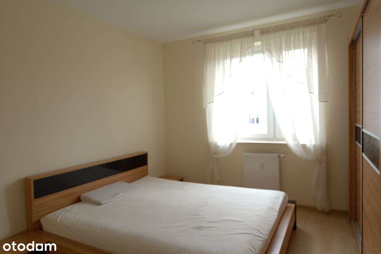 Trzy pokoje, kuchnia, teren zamknięty, Super stan - Pełny obrazek: 5/12