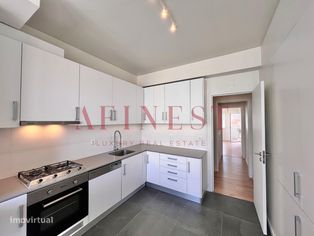 Apartamento T3 em ALGÉS Vista Rio Var...