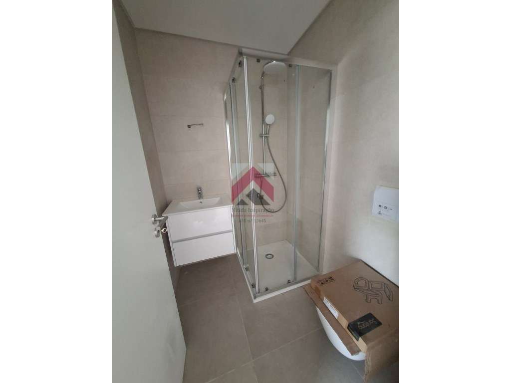 Apartamento T2 + Duplex Amplo + Terraço na Cobertura em Esgueira, A...-12