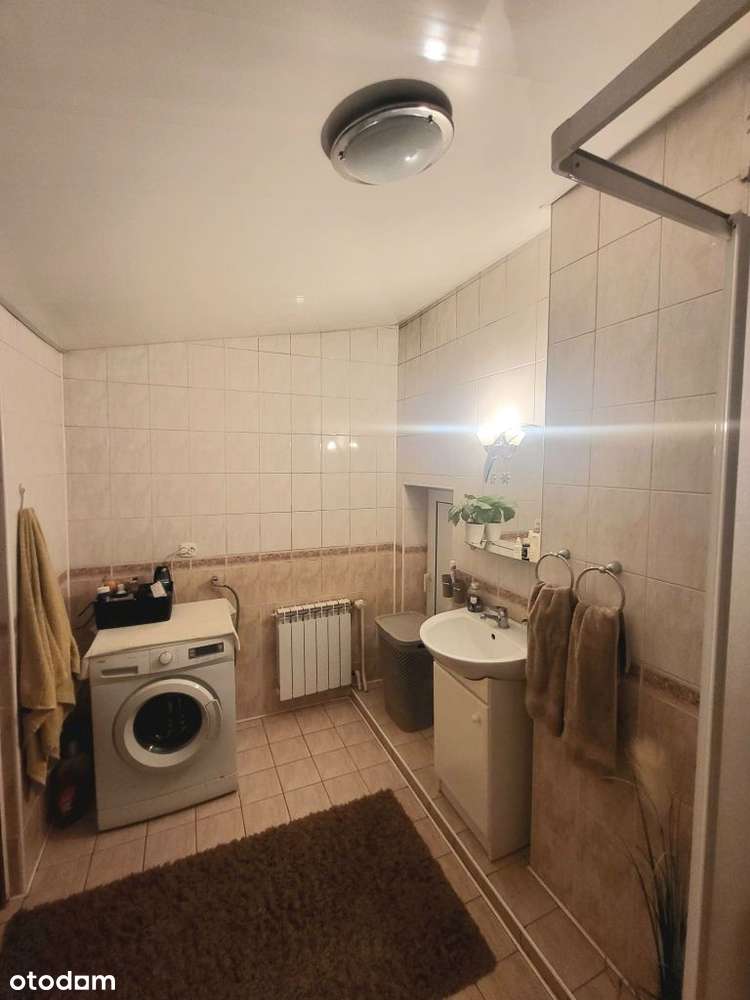 Piękny dom z dużą działką w Ostrowcu Świętokrzyski-16