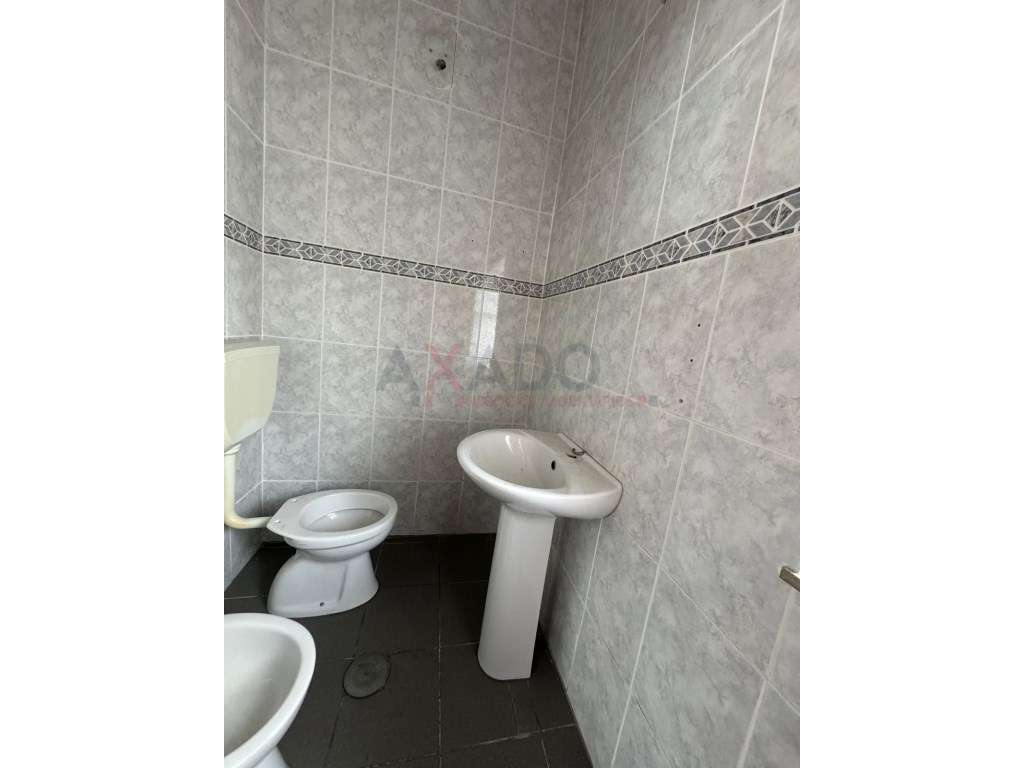 Loja comercial em Seia com área de 90,20 m2 - Grande imagem: 5/7